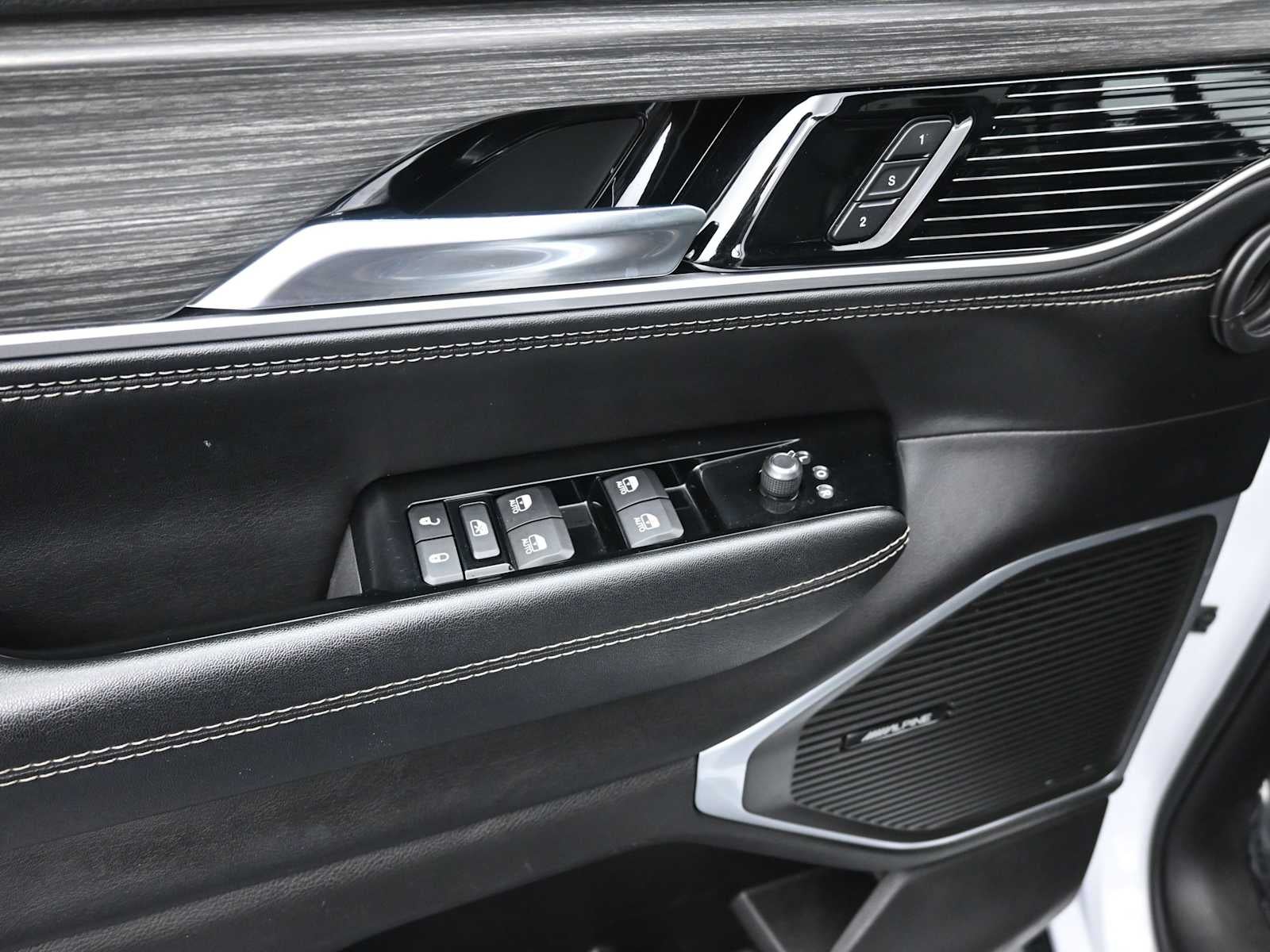 2023 Jeep Wagoneer L Series III