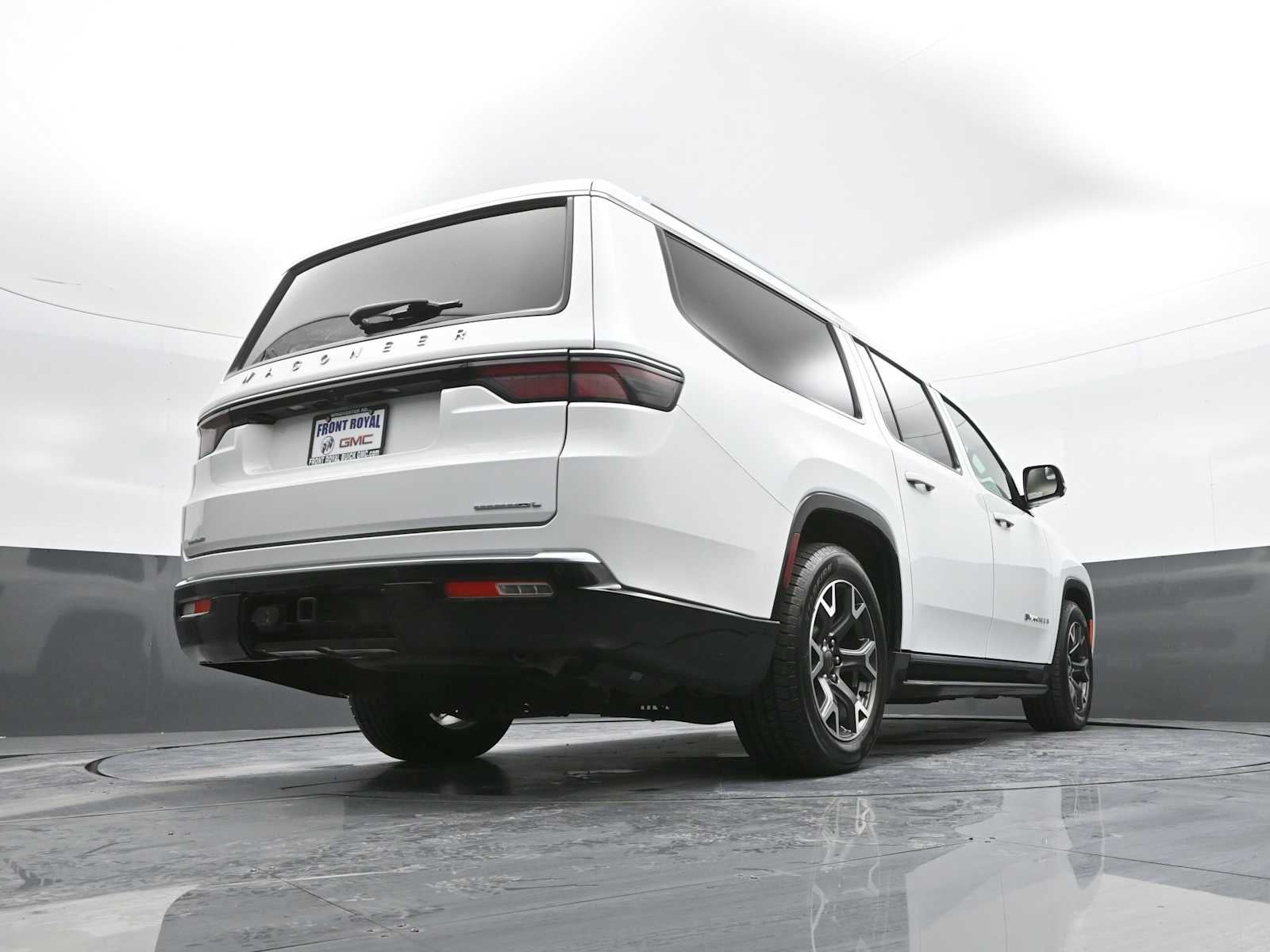 2023 Jeep Wagoneer L Series III