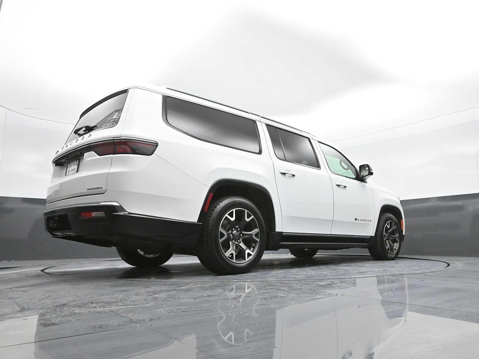 2023 Jeep Wagoneer L Series III