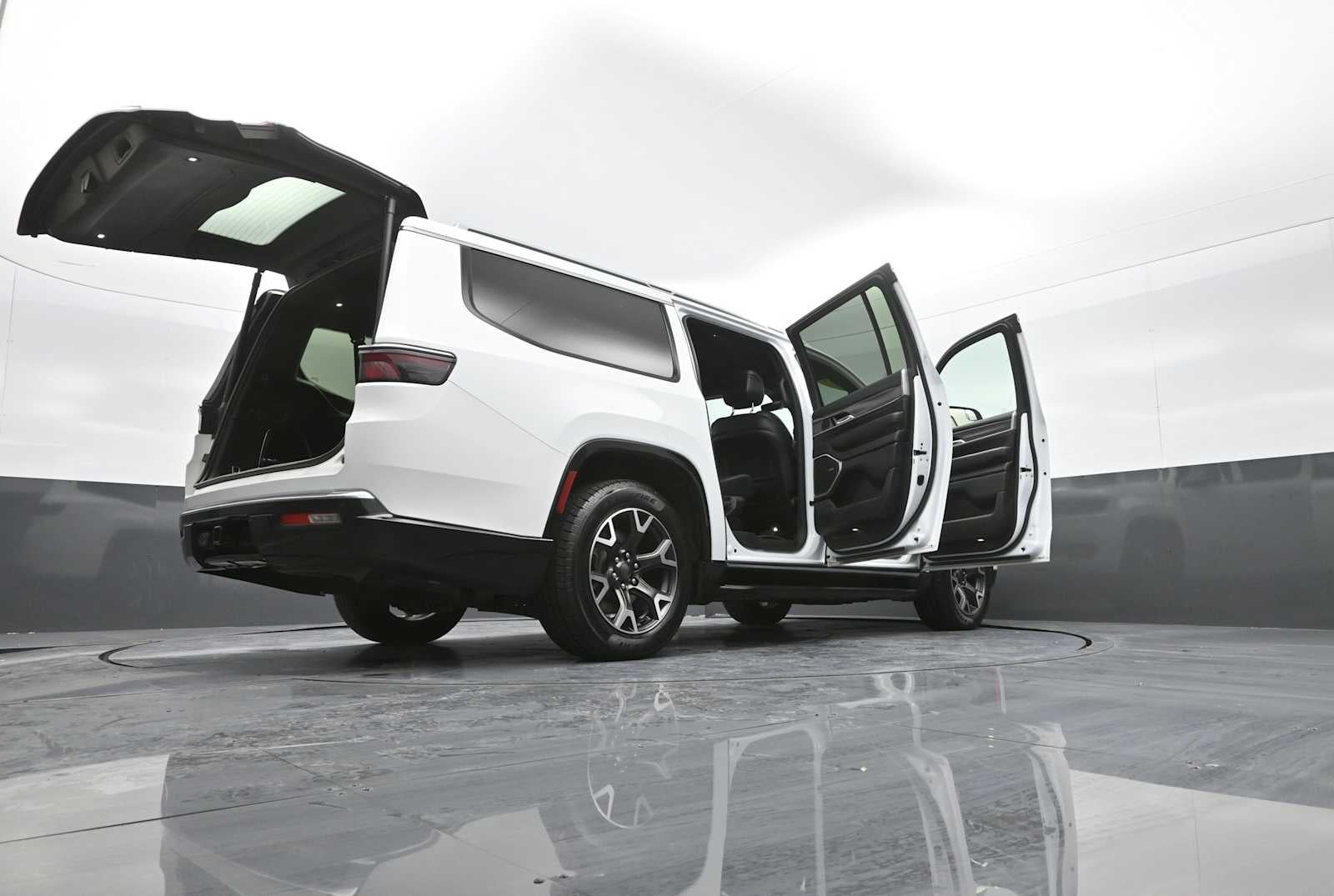 2023 Jeep Wagoneer L Series III