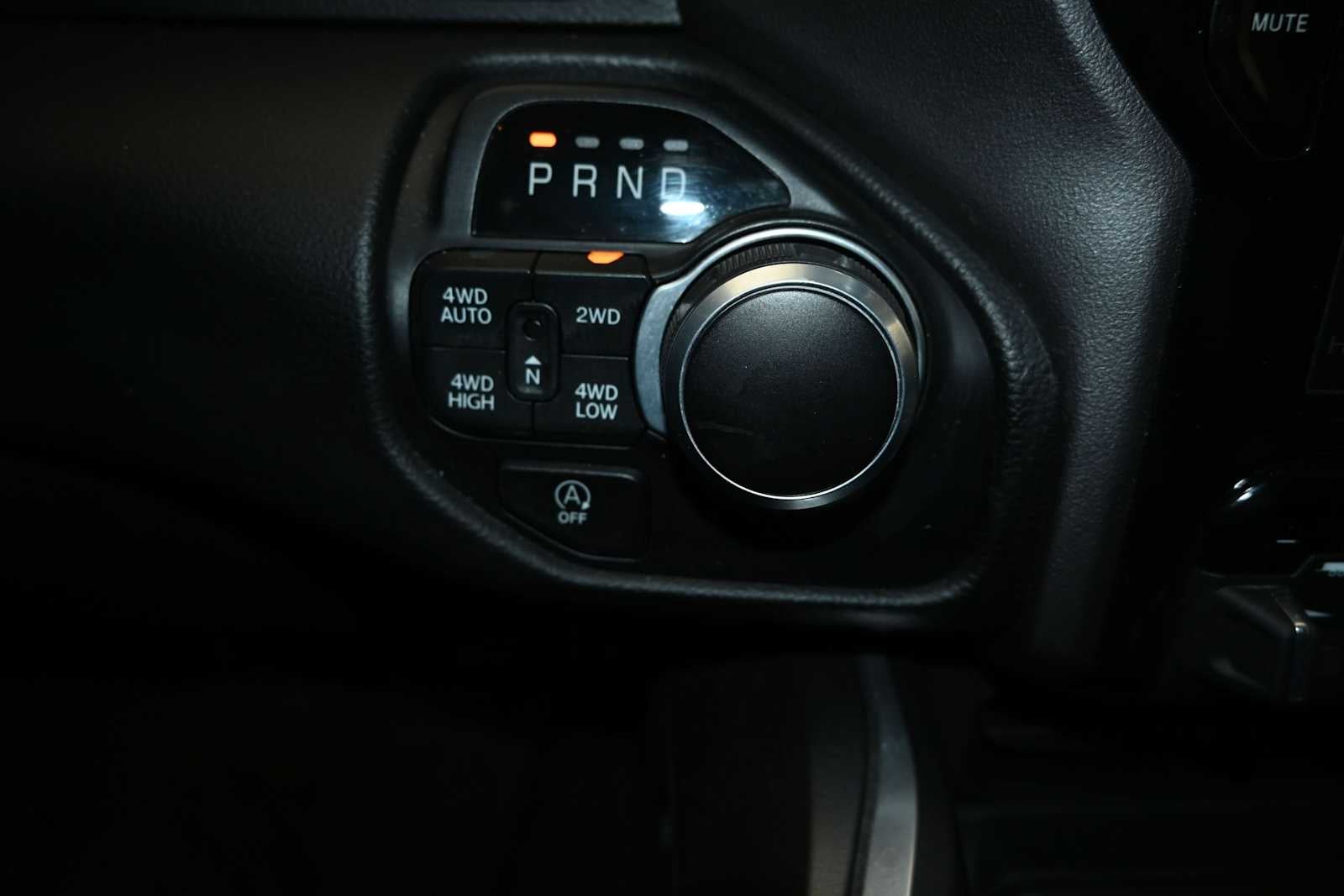 2023 RAM 1500 BIG HORN/L Base