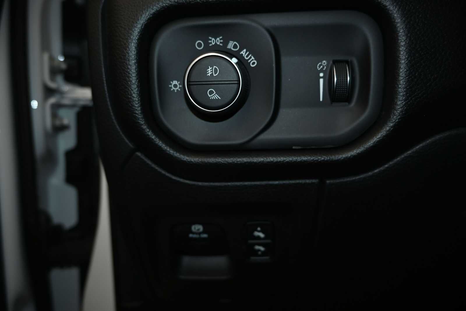 2023 RAM 1500 BIG HORN/L Base