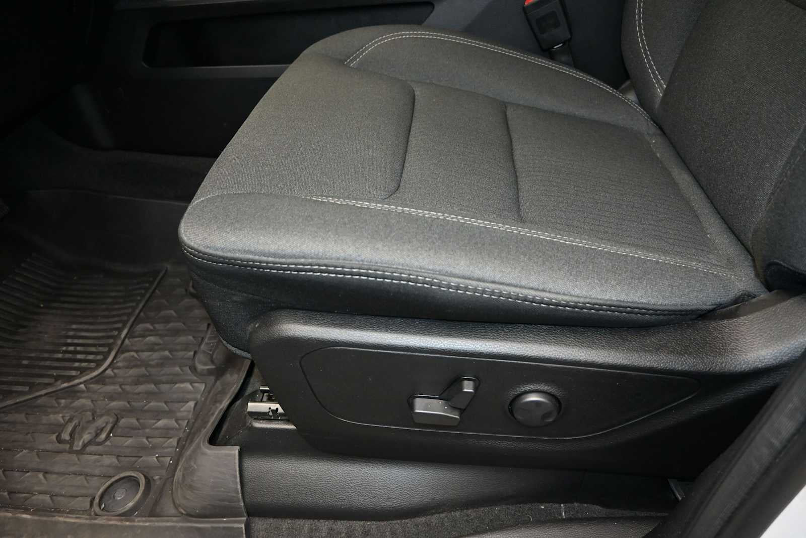 2023 RAM 1500 BIG HORN/L Base