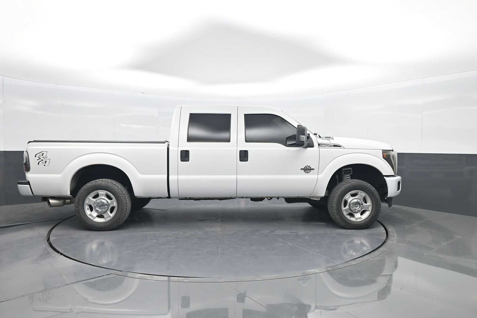 2016 Ford Super Duty F-250 SRW Lariat