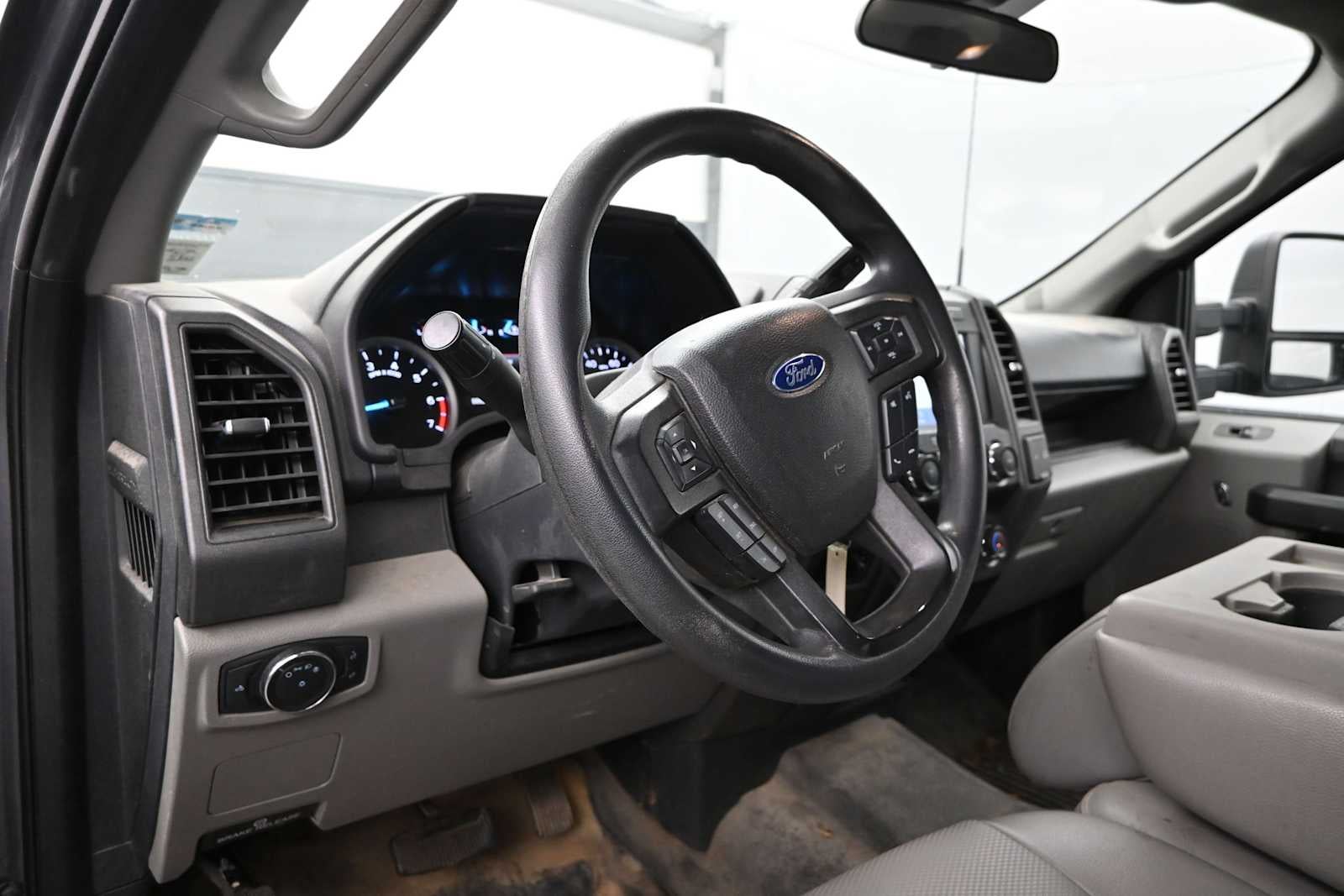 2022 Ford Super Duty F-350 SRW XL