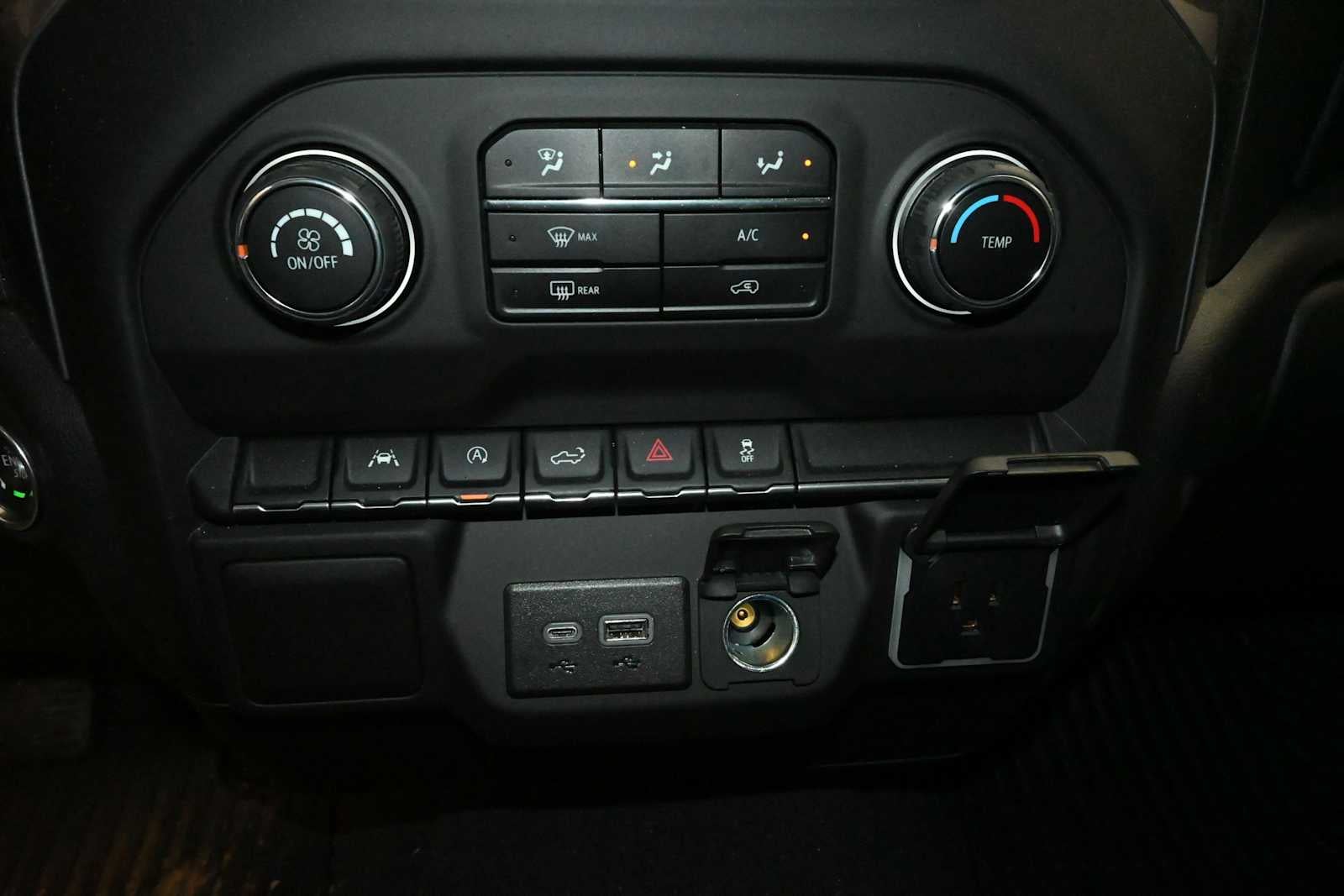 2024 Chevrolet Silverado 1500 Custom