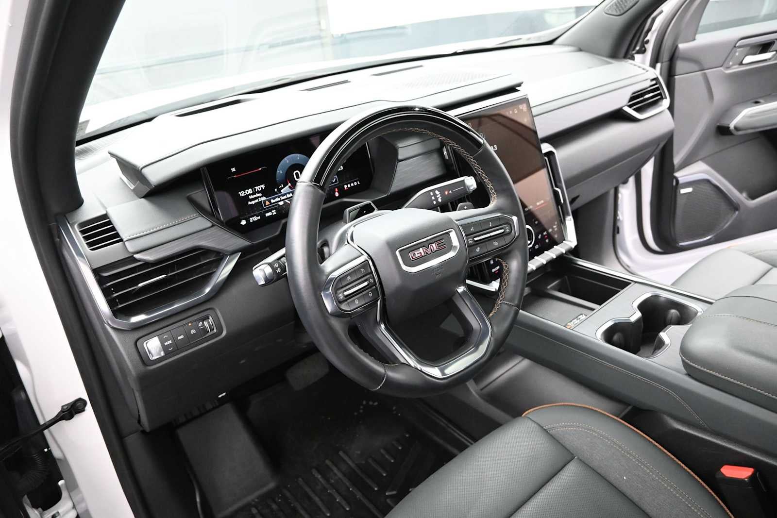 2024 GMC Acadia AT4
