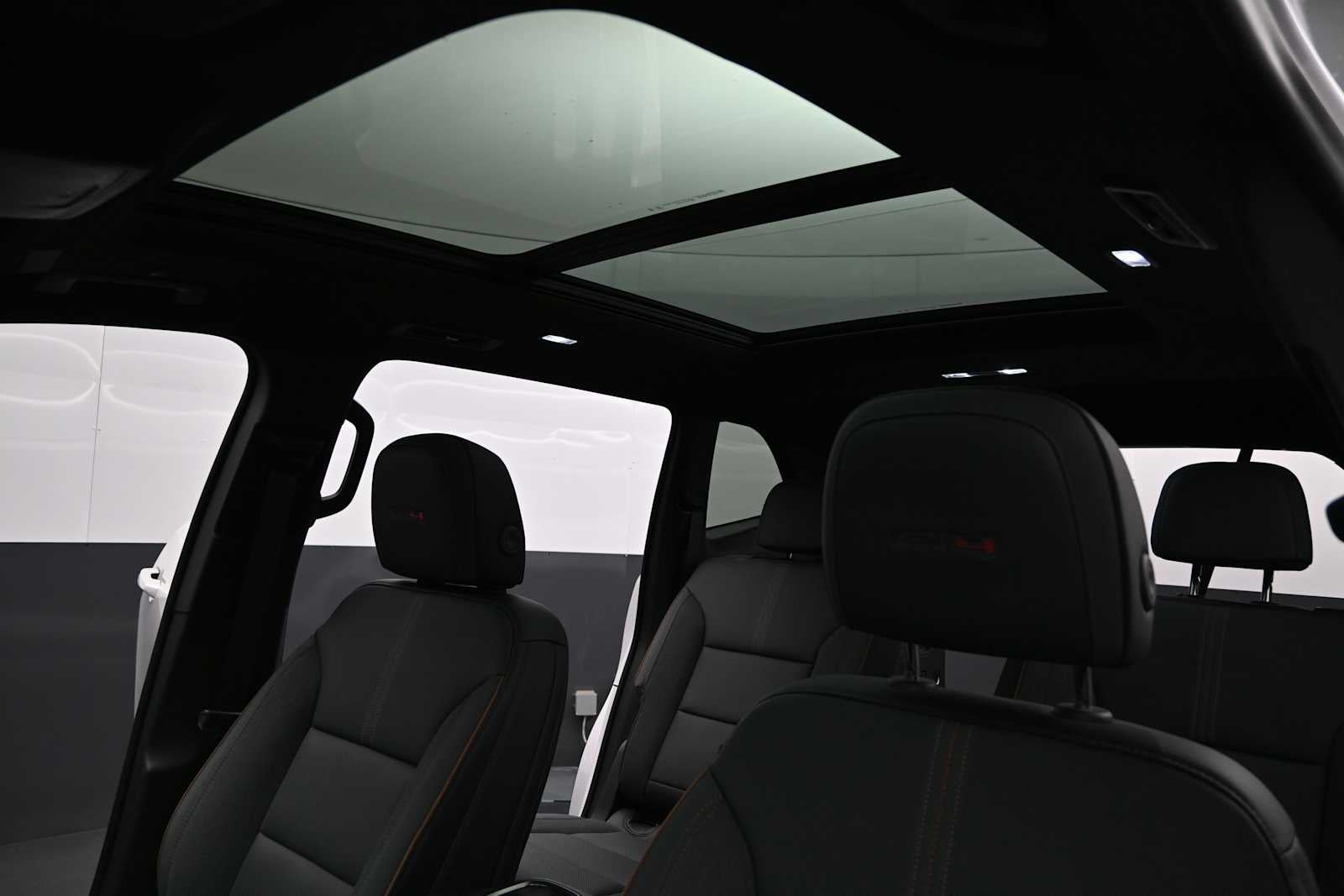 2024 GMC Acadia AT4