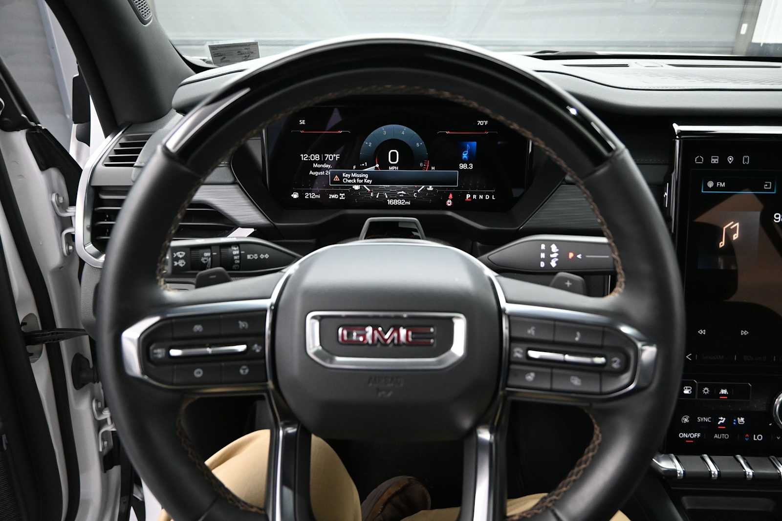 2024 GMC Acadia AT4