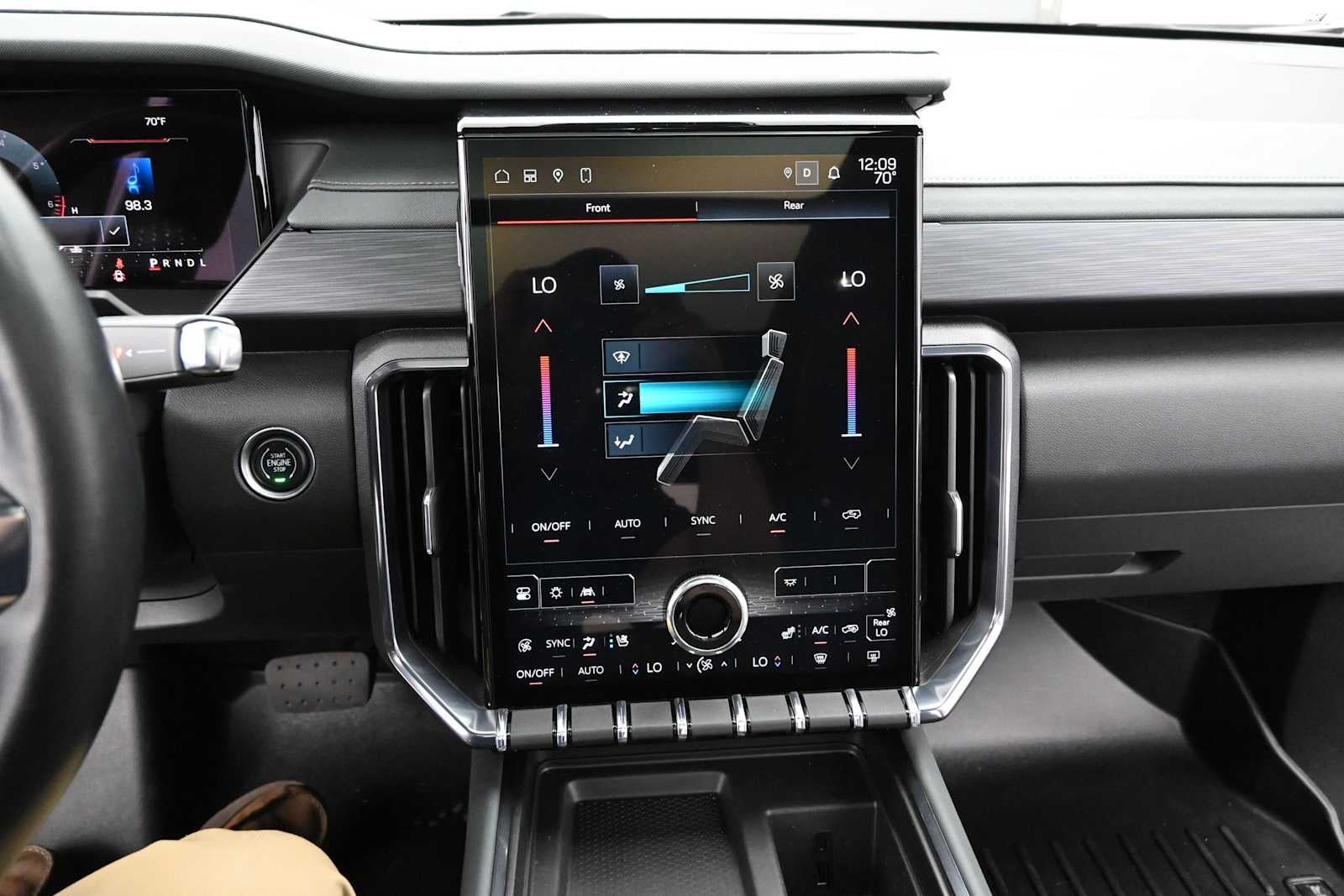 2024 GMC Acadia AT4