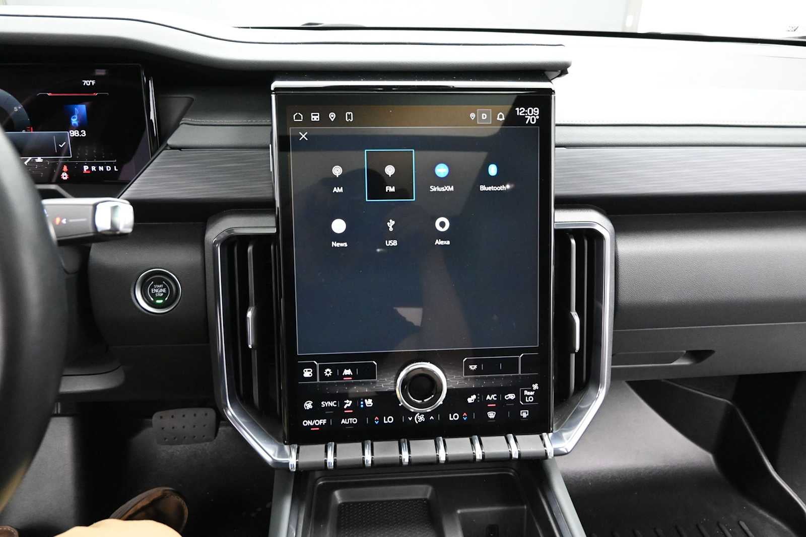 2024 GMC Acadia AT4