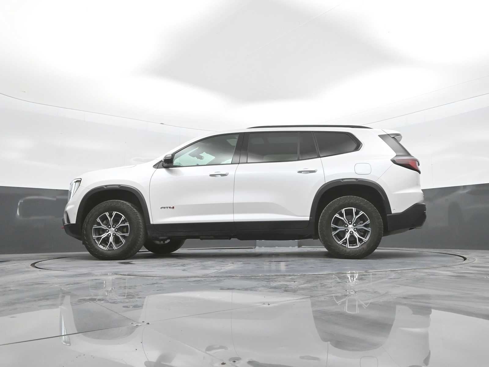 2024 GMC Acadia AT4