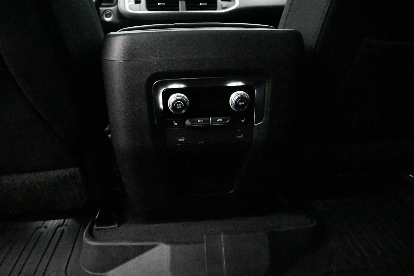 2022 GMC Yukon XL AT4