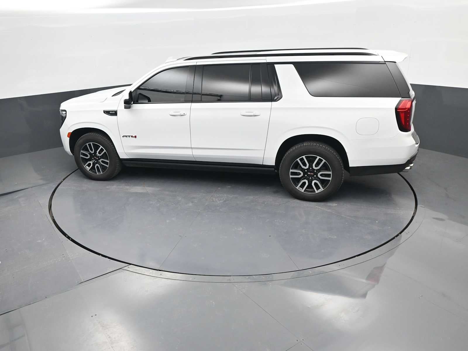 2022 GMC Yukon XL AT4