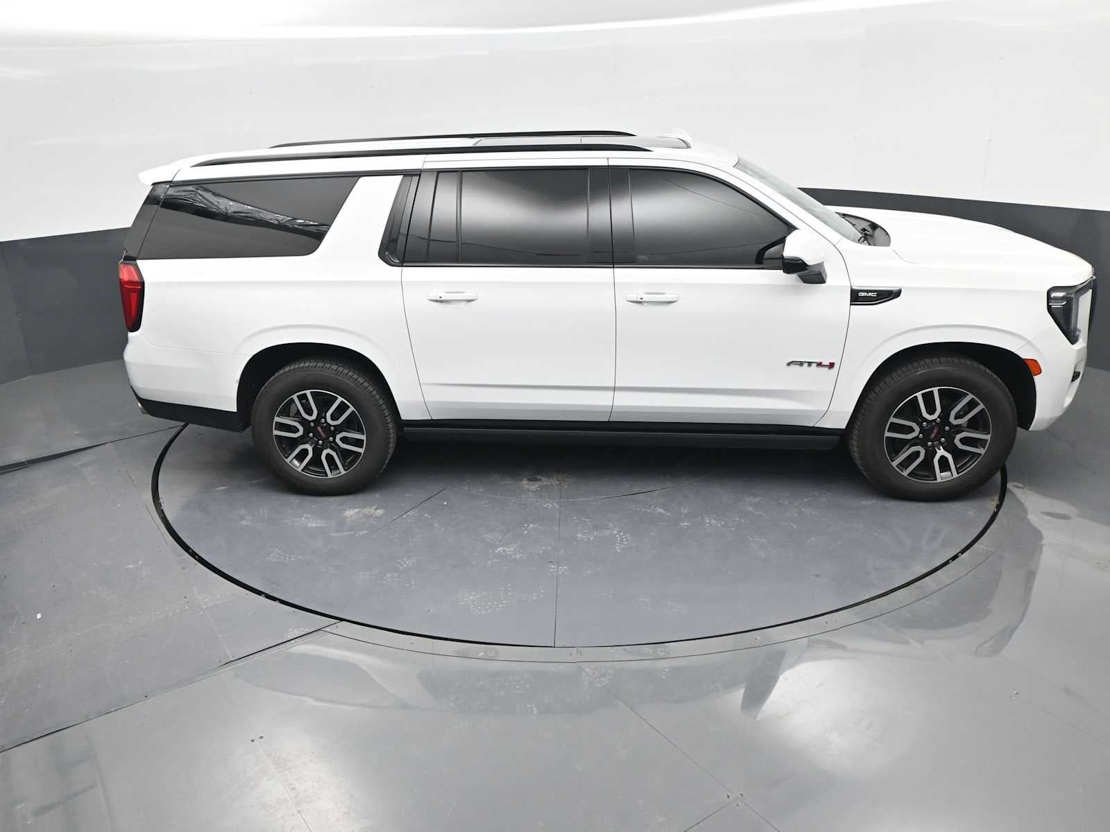 2022 GMC Yukon XL AT4