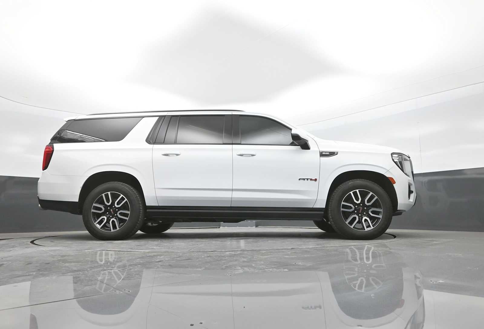 2022 GMC Yukon XL AT4
