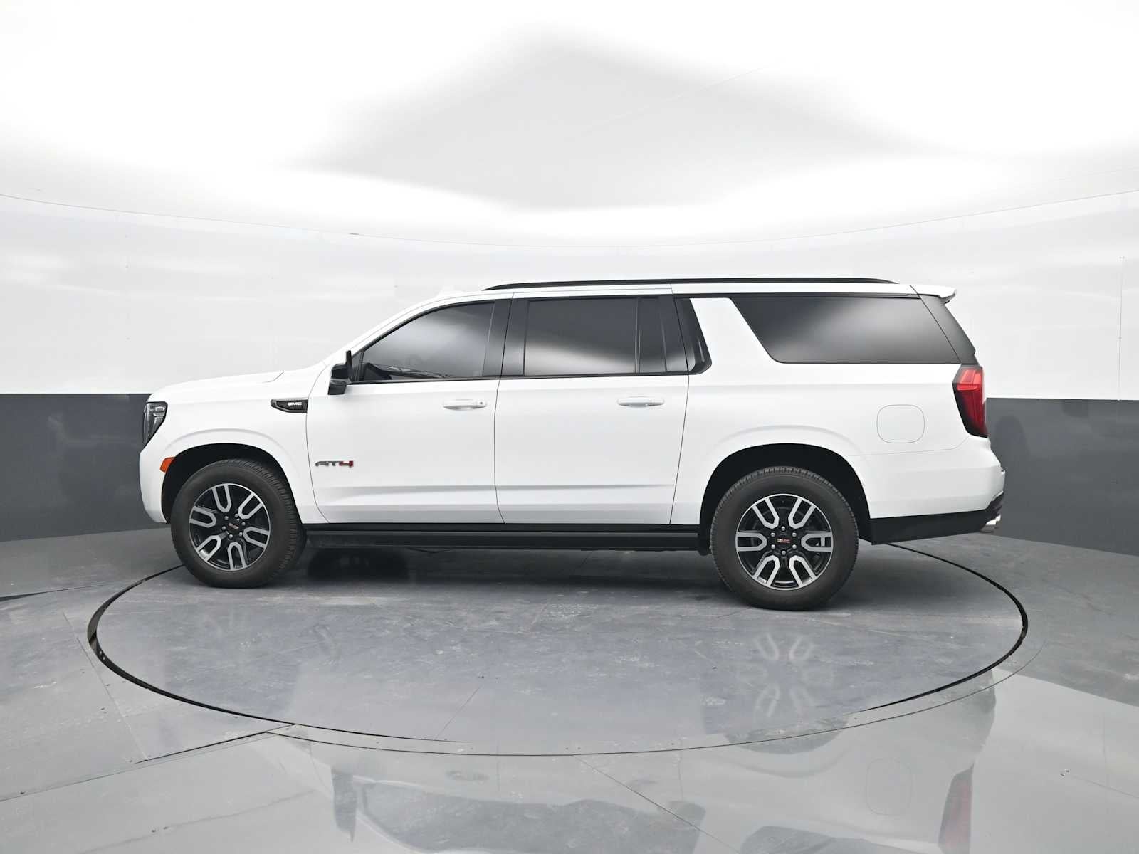 2022 GMC Yukon XL AT4