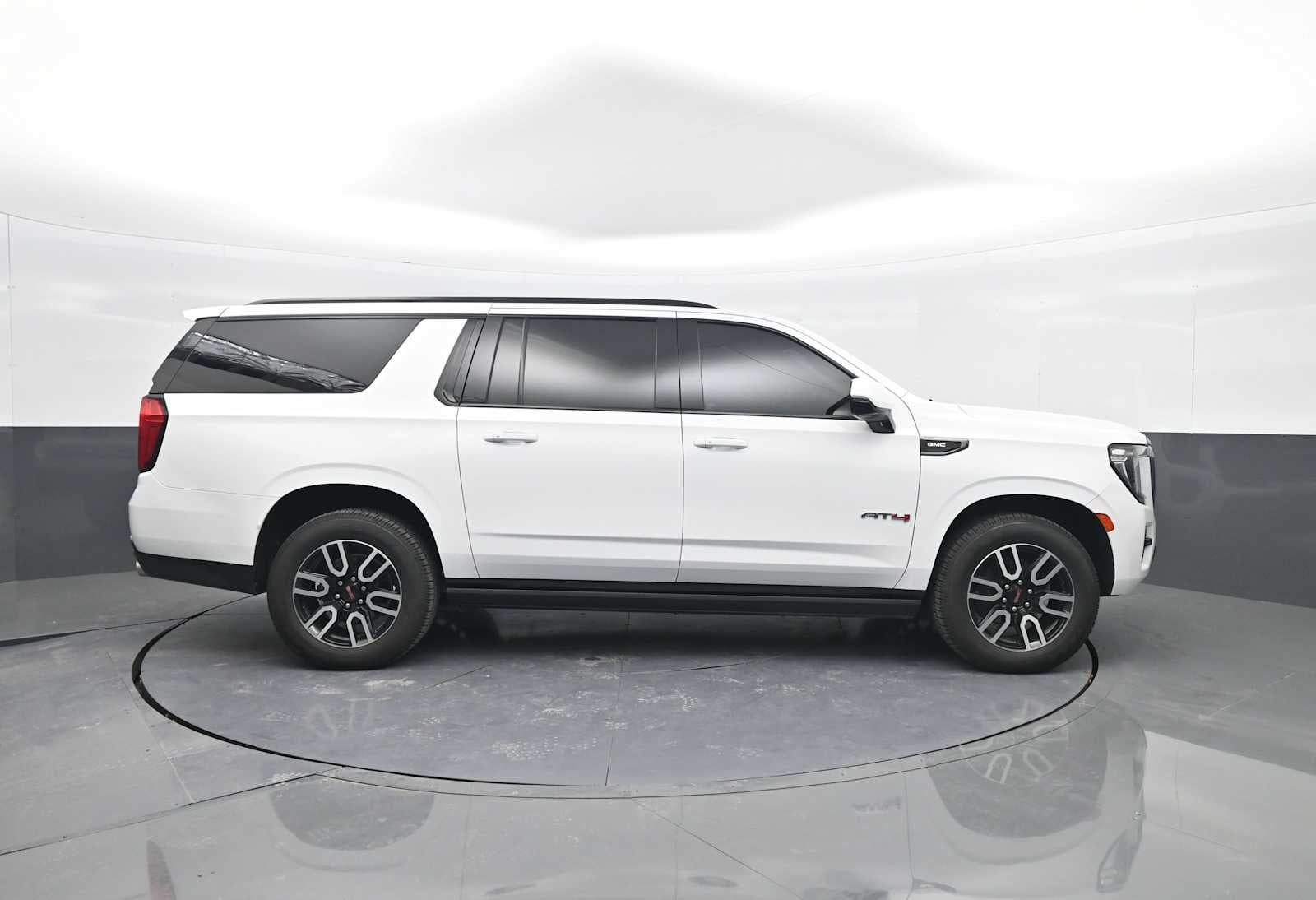 2022 GMC Yukon XL AT4