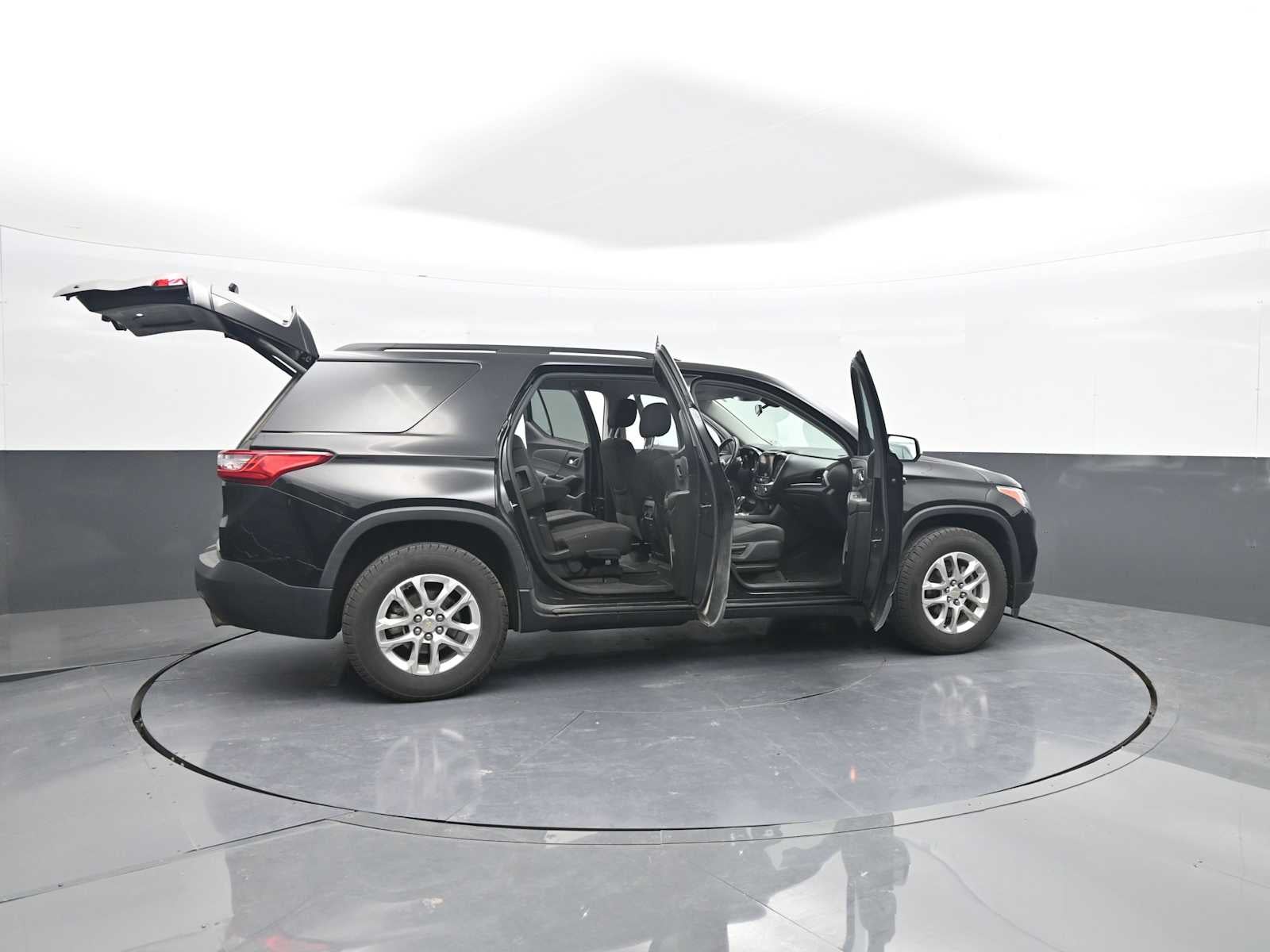 2020 Chevrolet Traverse LT Cloth