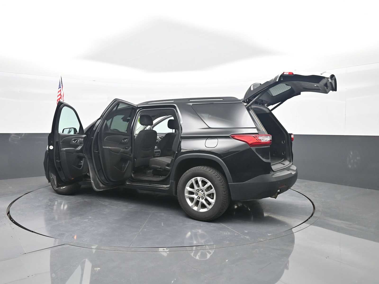 2020 Chevrolet Traverse LT Cloth