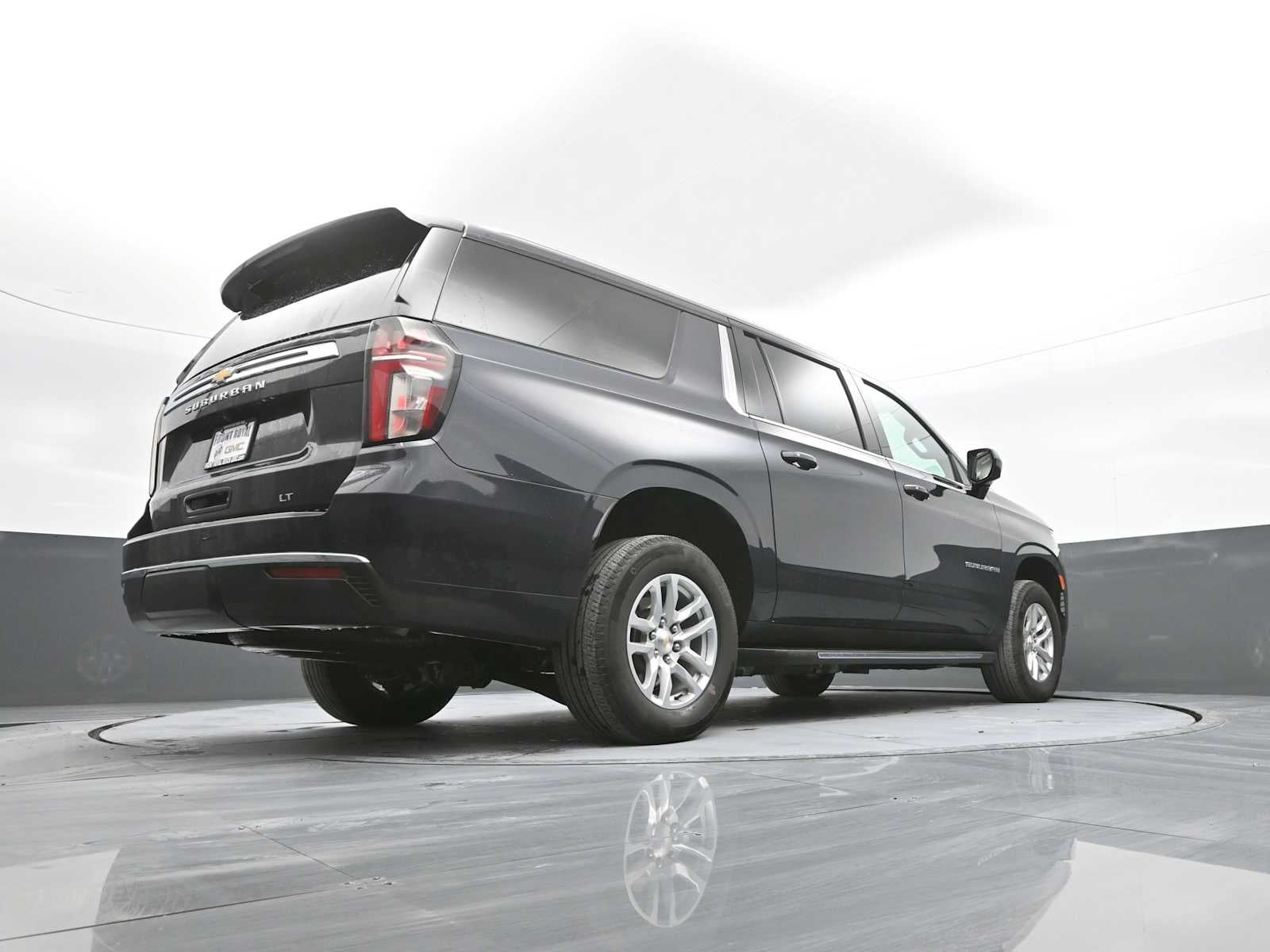 2024 Chevrolet Suburban LT