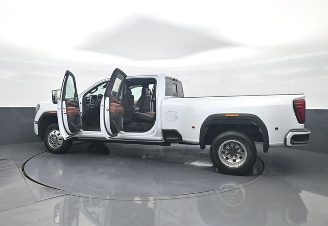 2026 GMC Sierra 3500 HD Denali Ultimate DRW