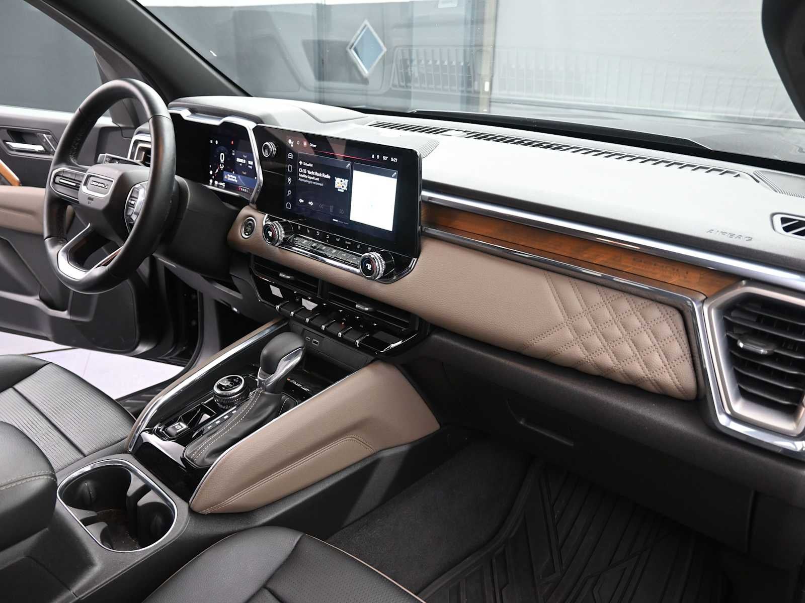 2023 GMC Canyon Denali