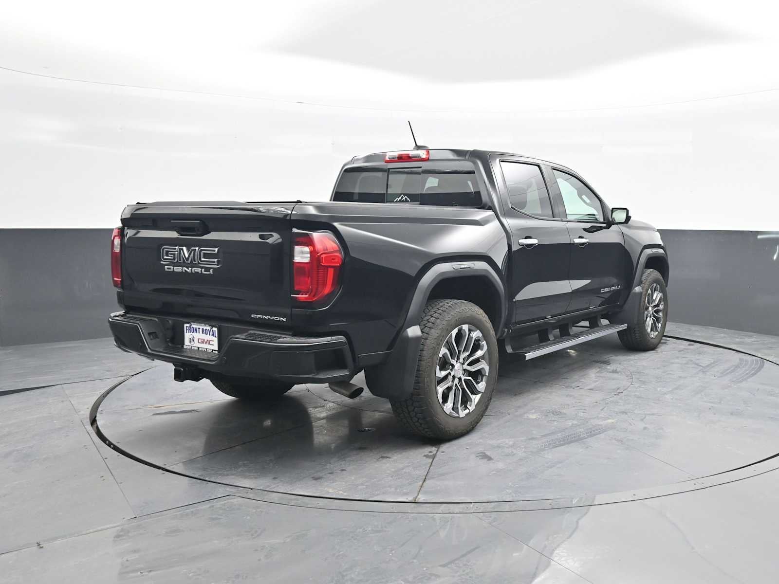 2023 GMC Canyon Denali