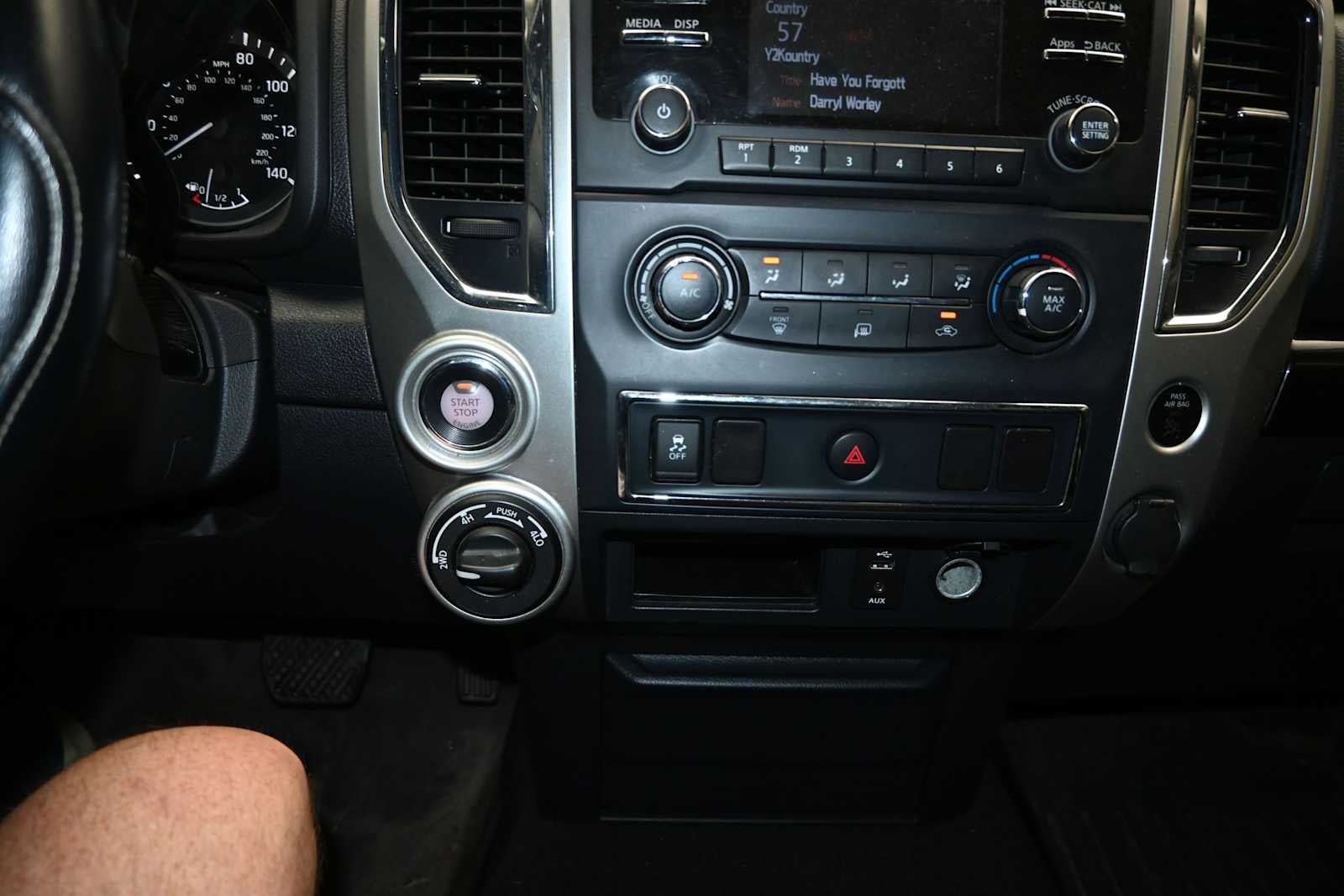 2017 Nissan Titan SV