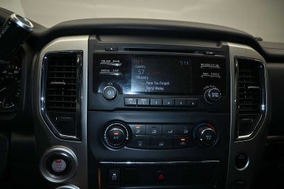 2017 Nissan Titan SV