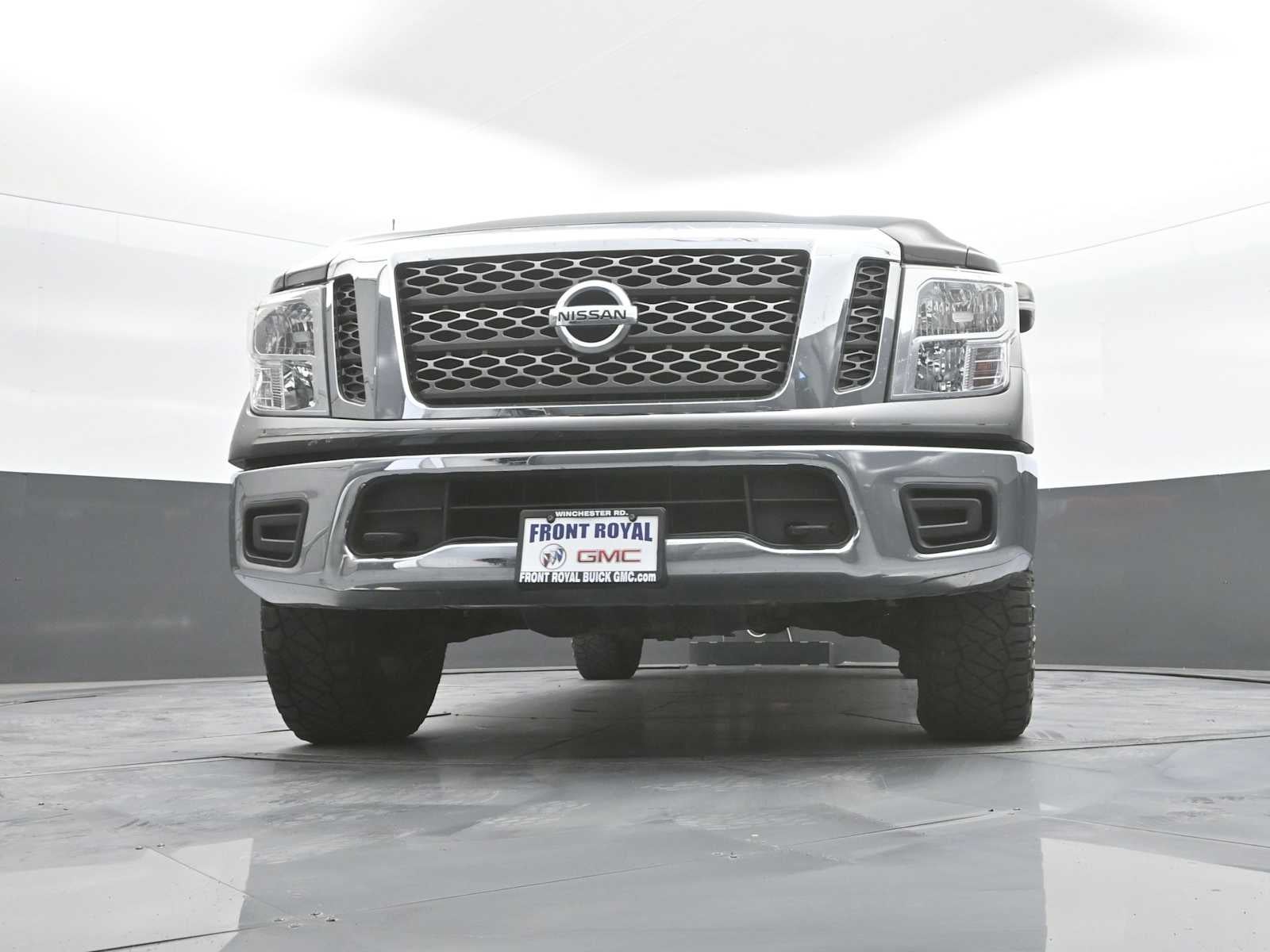 2017 Nissan Titan SV