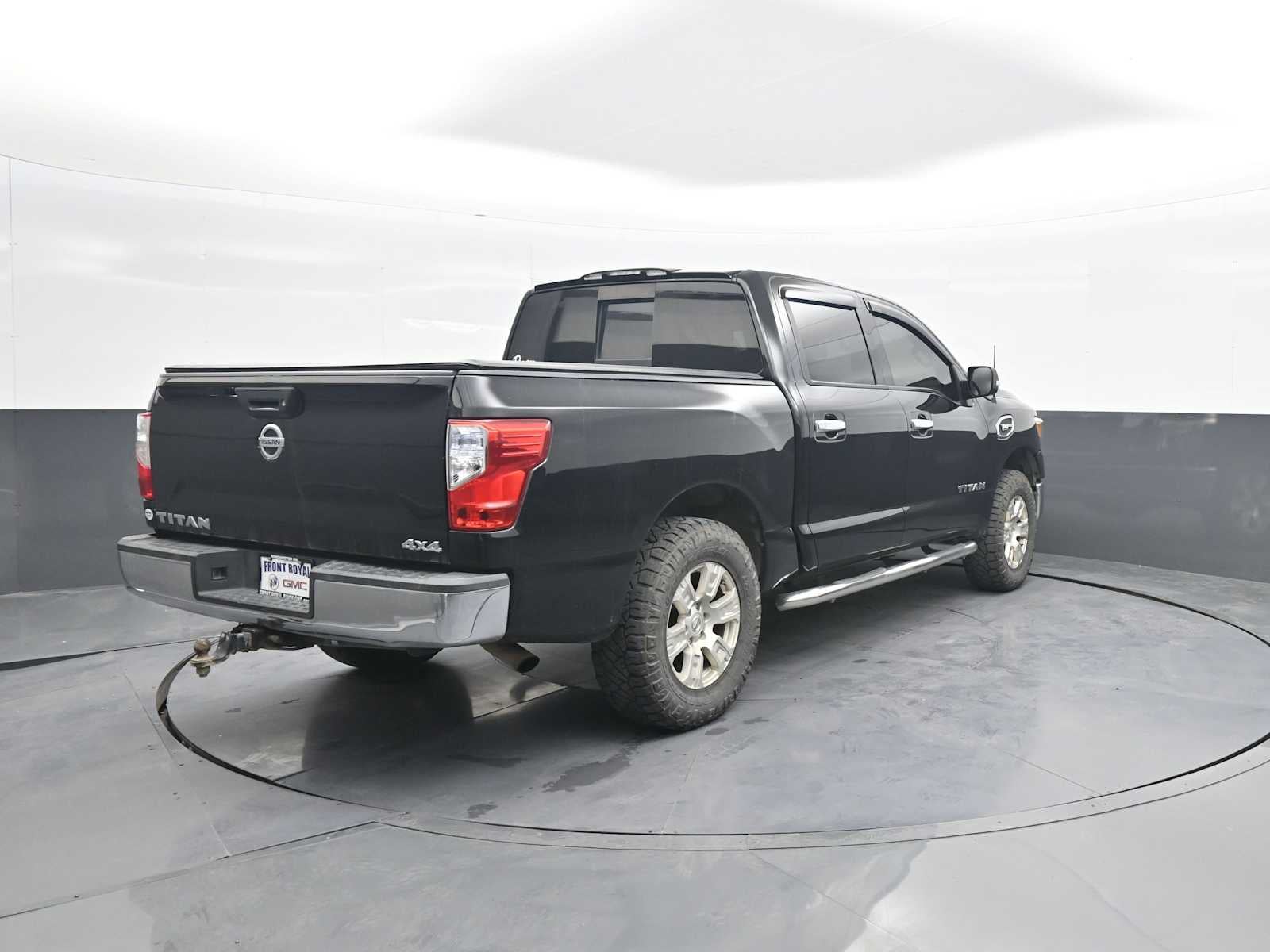 2017 Nissan Titan SV