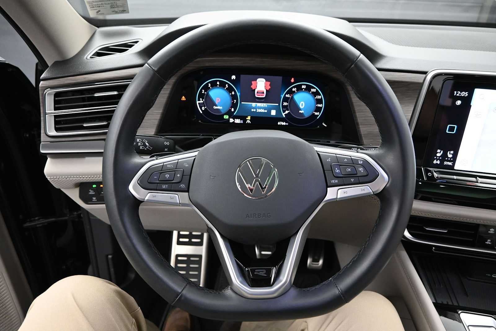 2026 Volkswagen Atlas 2.0T SEL Premium R-Line