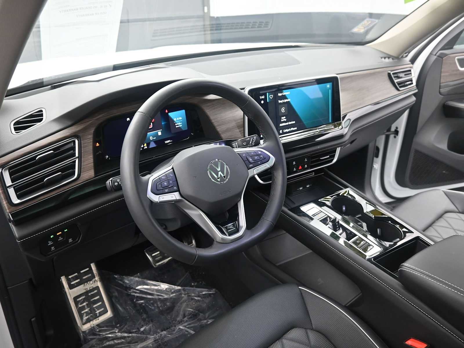 2025 Volkswagen Atlas 2.0T SEL Premium R-Line