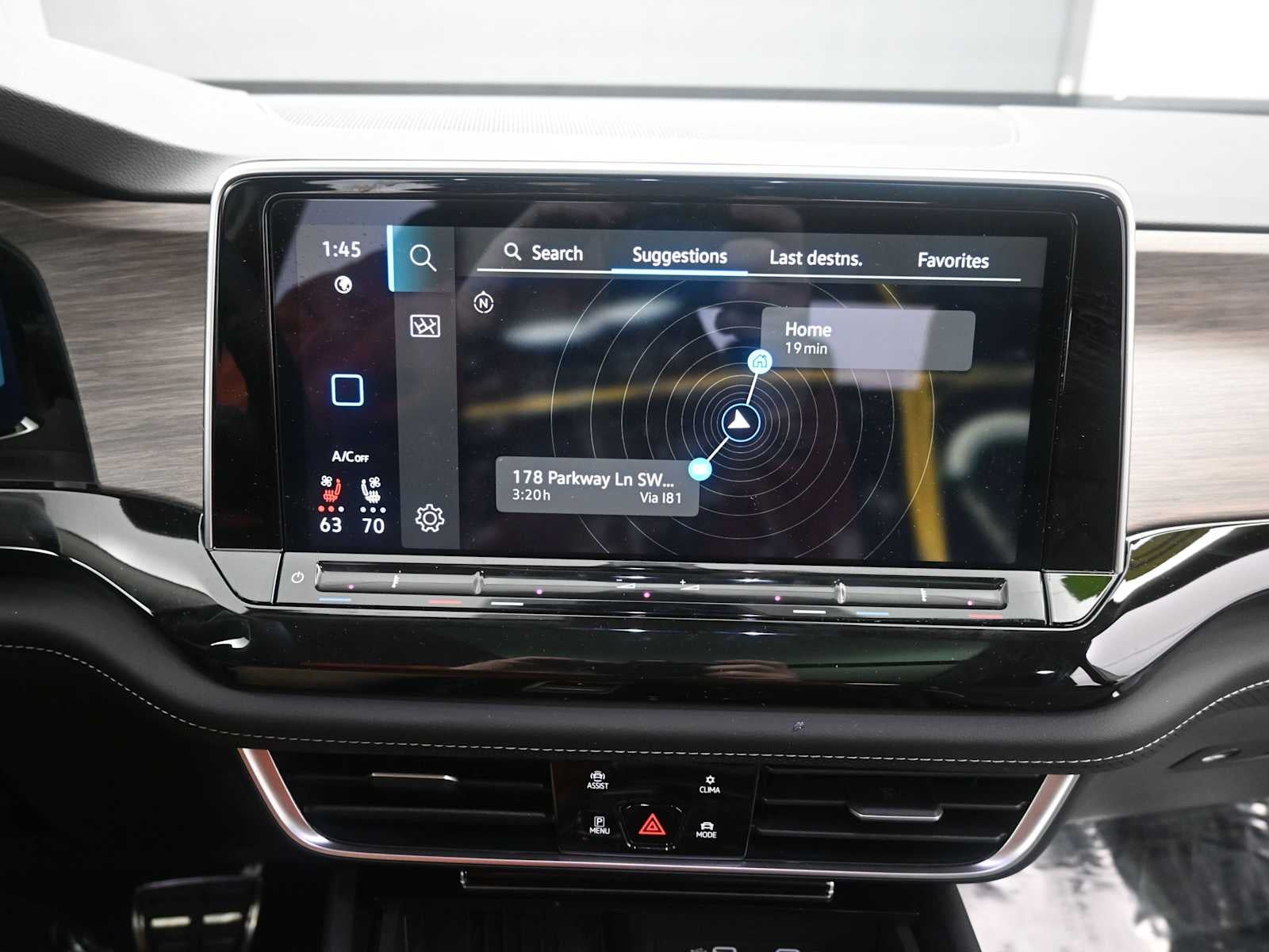 2025 Volkswagen Atlas 2.0T SEL Premium R-Line