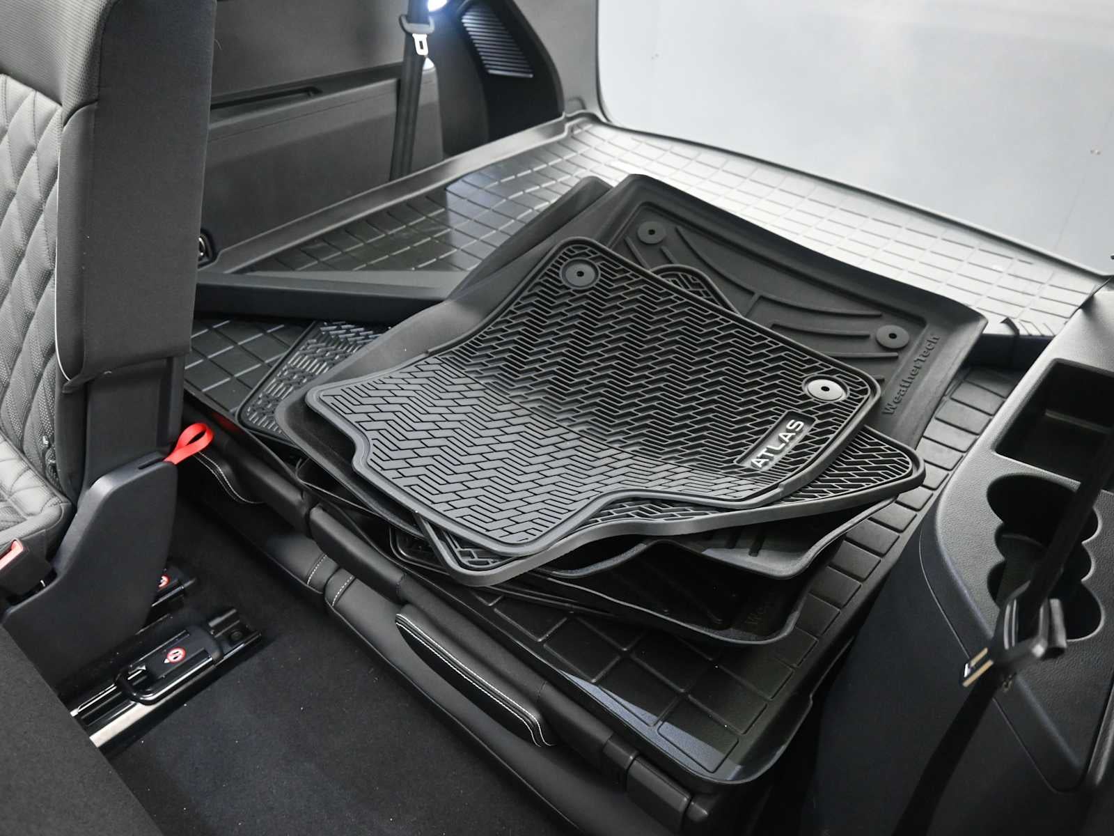 2025 Volkswagen Atlas 2.0T SEL Premium R-Line