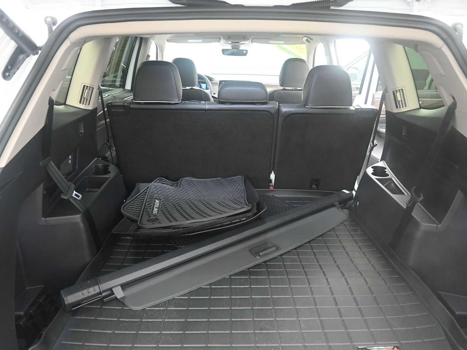 2025 Volkswagen Atlas 2.0T SEL Premium R-Line