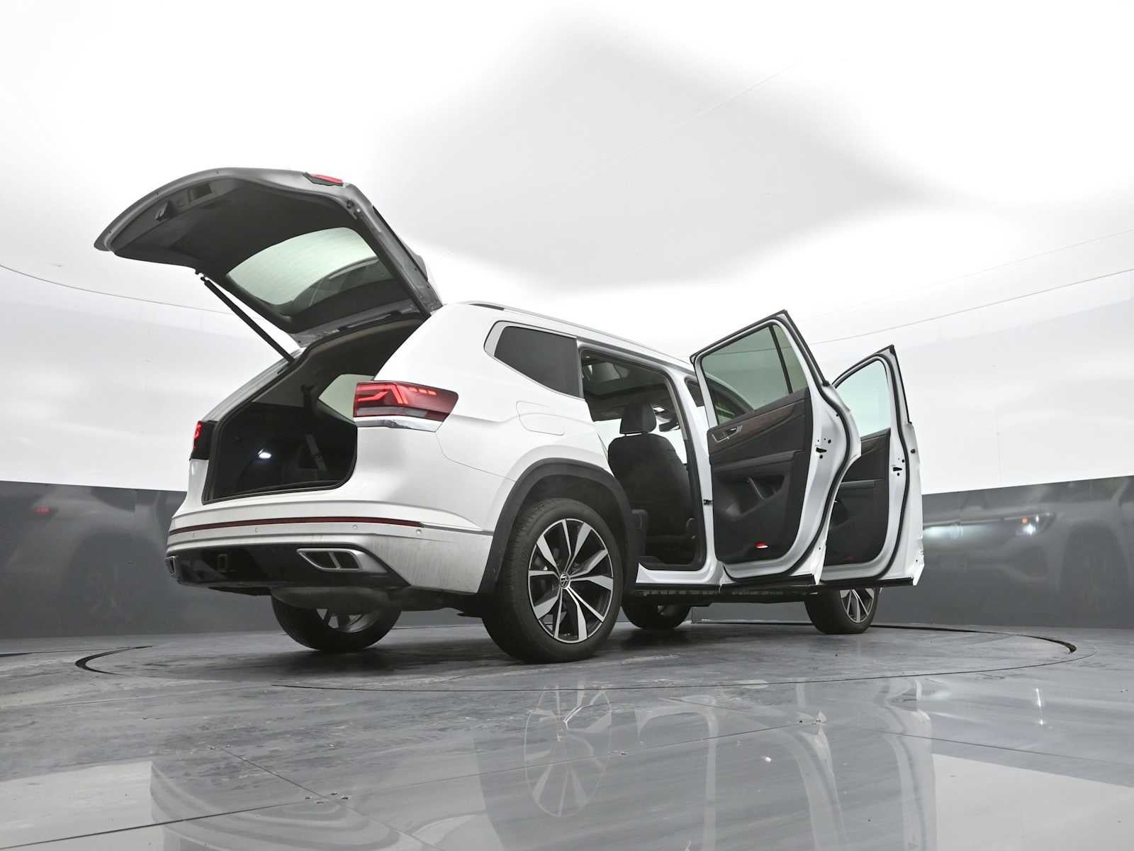 2025 Volkswagen Atlas 2.0T SEL Premium R-Line