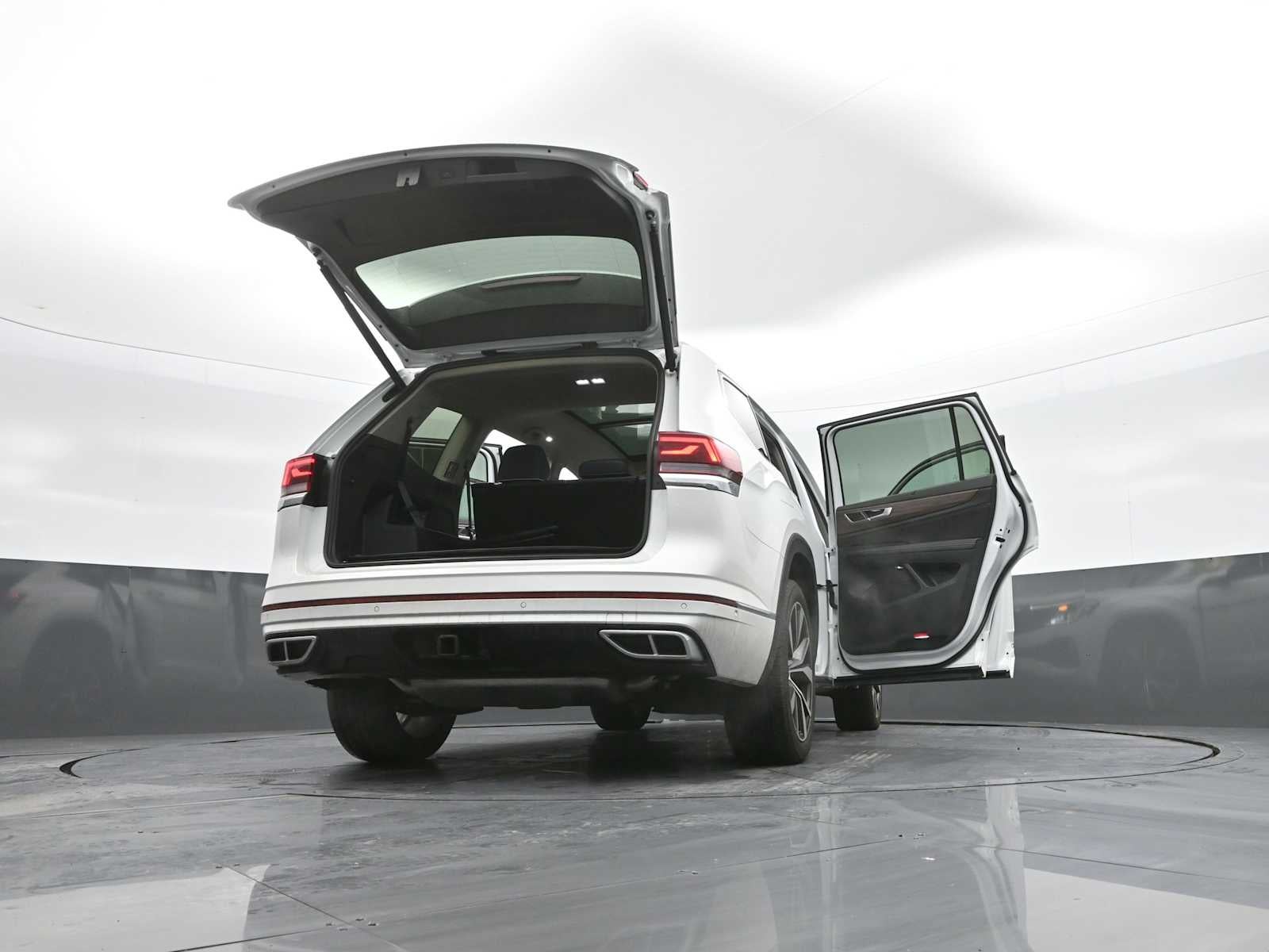 2025 Volkswagen Atlas 2.0T SEL Premium R-Line