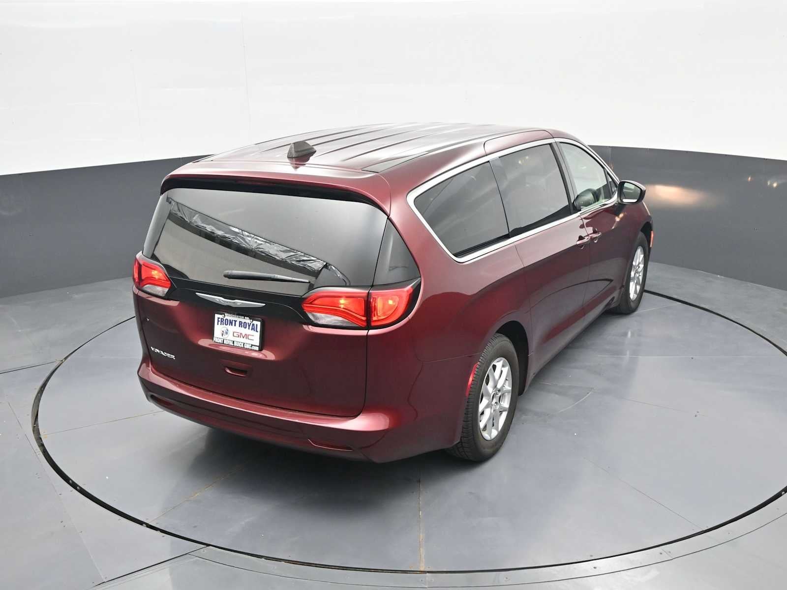 2023 Chrysler Voyager LX