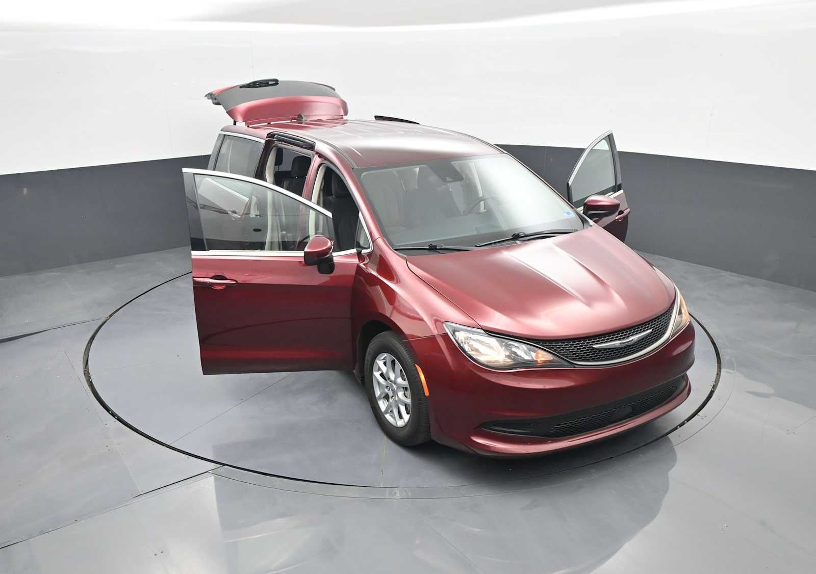 2023 Chrysler Voyager LX