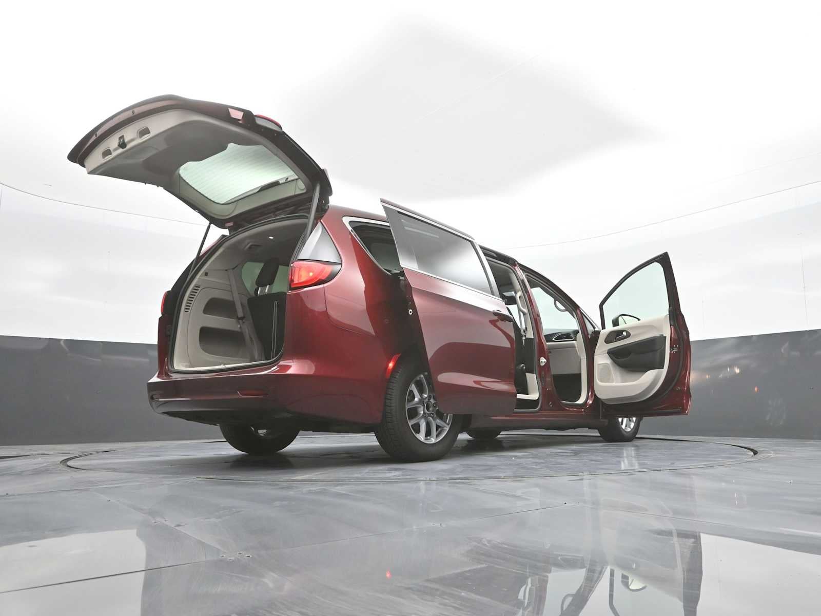 2023 Chrysler Voyager LX