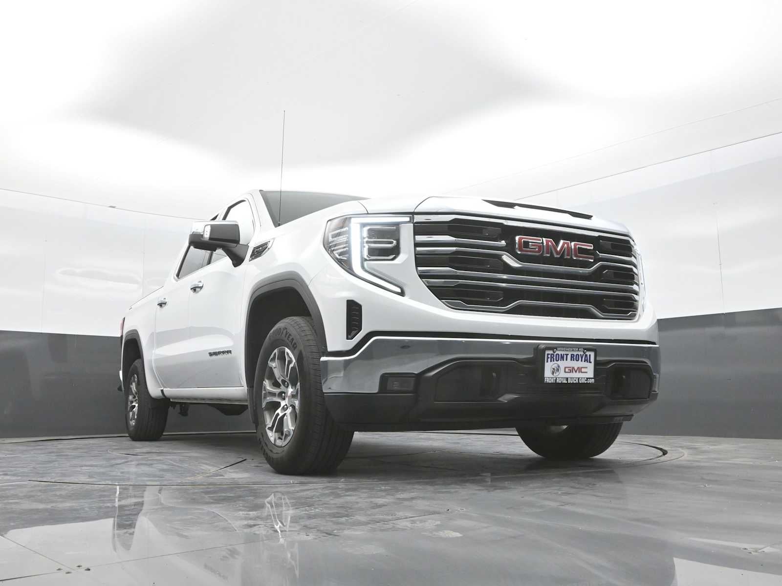 2025 GMC Sierra 1500 SLT