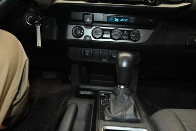 2022 Toyota Tacoma 4WD SR