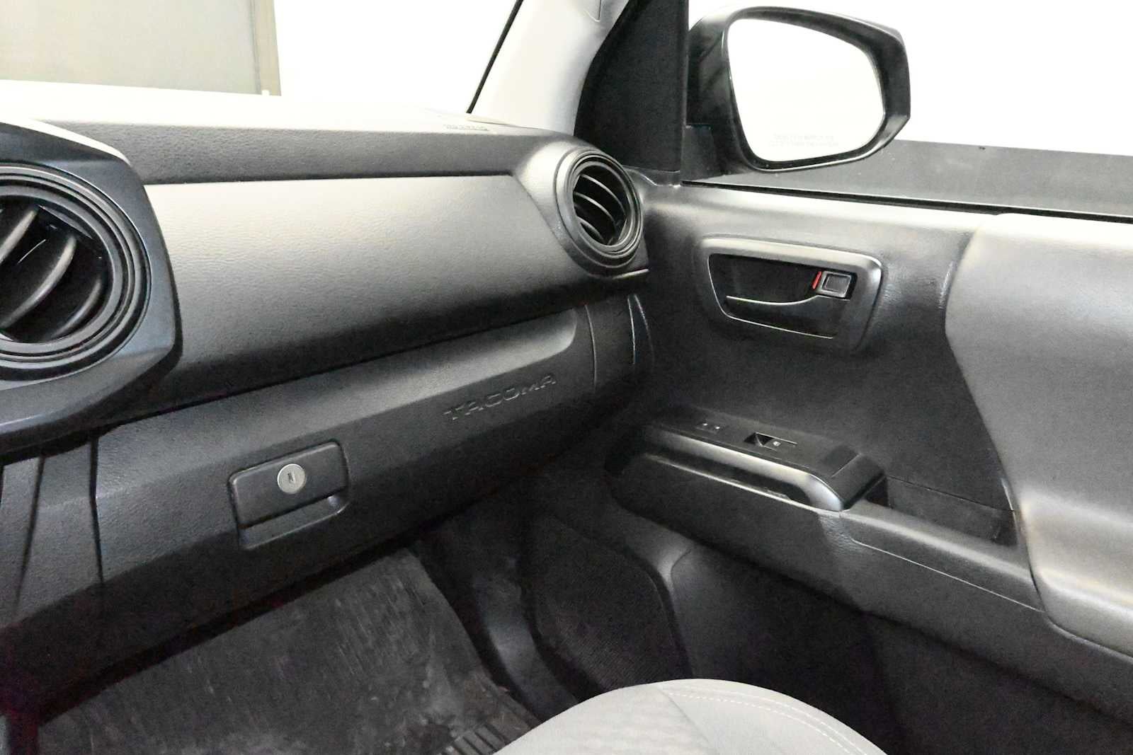 2022 Toyota Tacoma 4WD SR