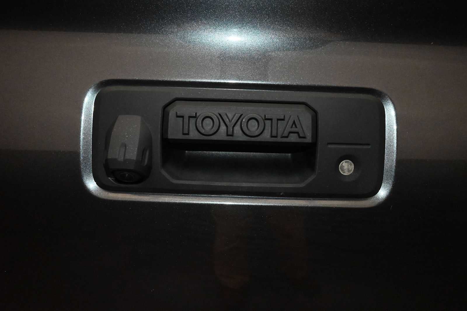 2022 Toyota Tacoma 4WD SR