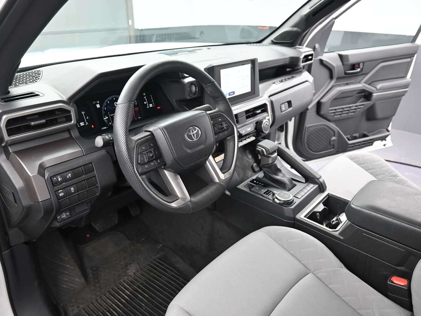 2024 Toyota Tacoma 4WD SR5