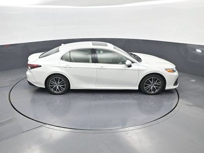 2024 Toyota Camry Hybrid XLE