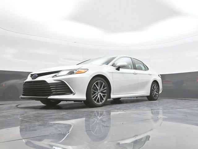 2024 Toyota Camry Hybrid XLE