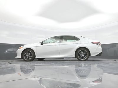 2024 Toyota Camry Hybrid XLE